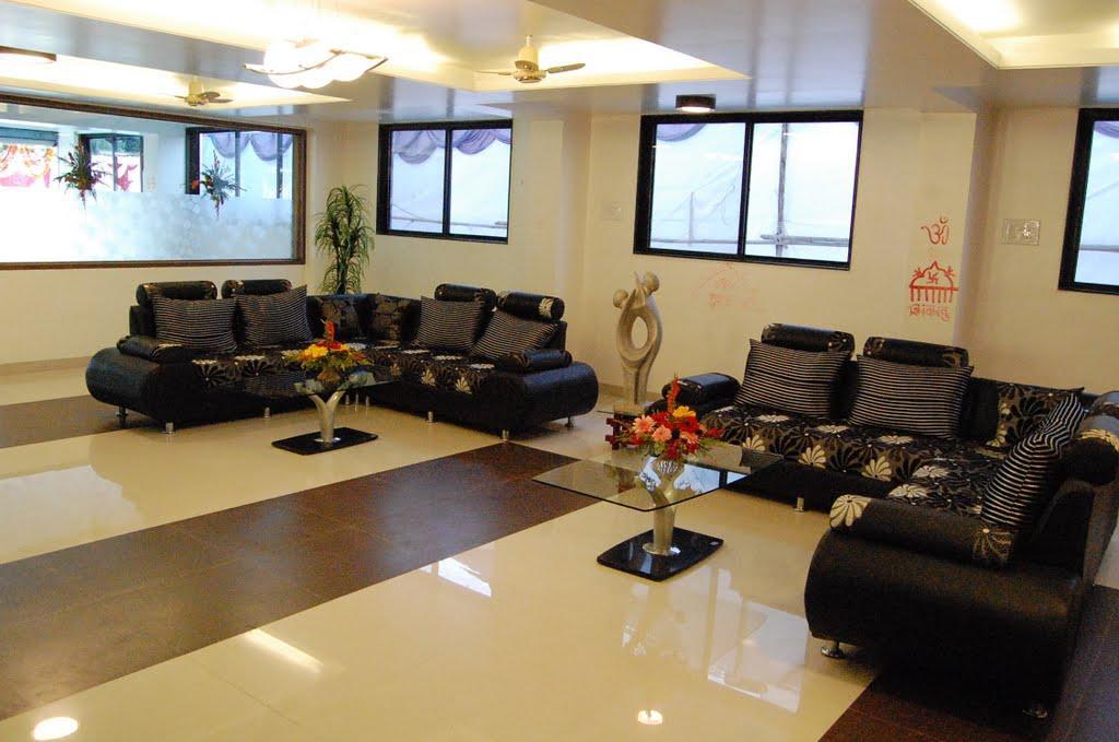 Hotel Parth Executive Lātūr 外观 照片